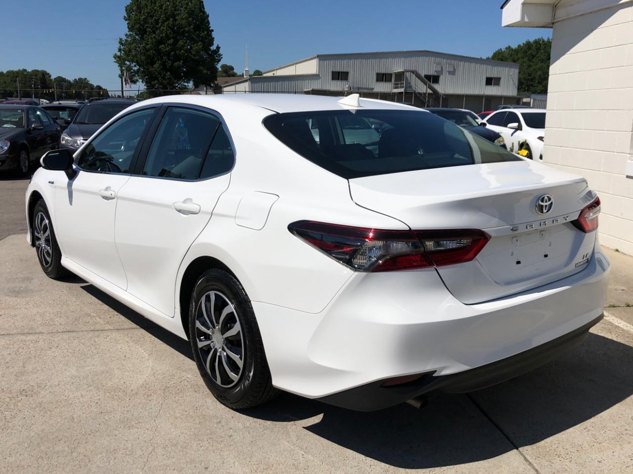 Toyota Camry Hybrid LE CVT (Natl) 2021