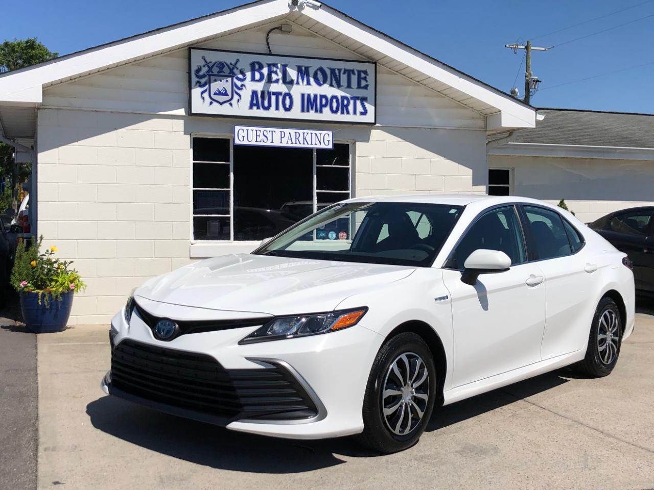 Toyota Camry Hybrid LE CVT (Natl) 2021