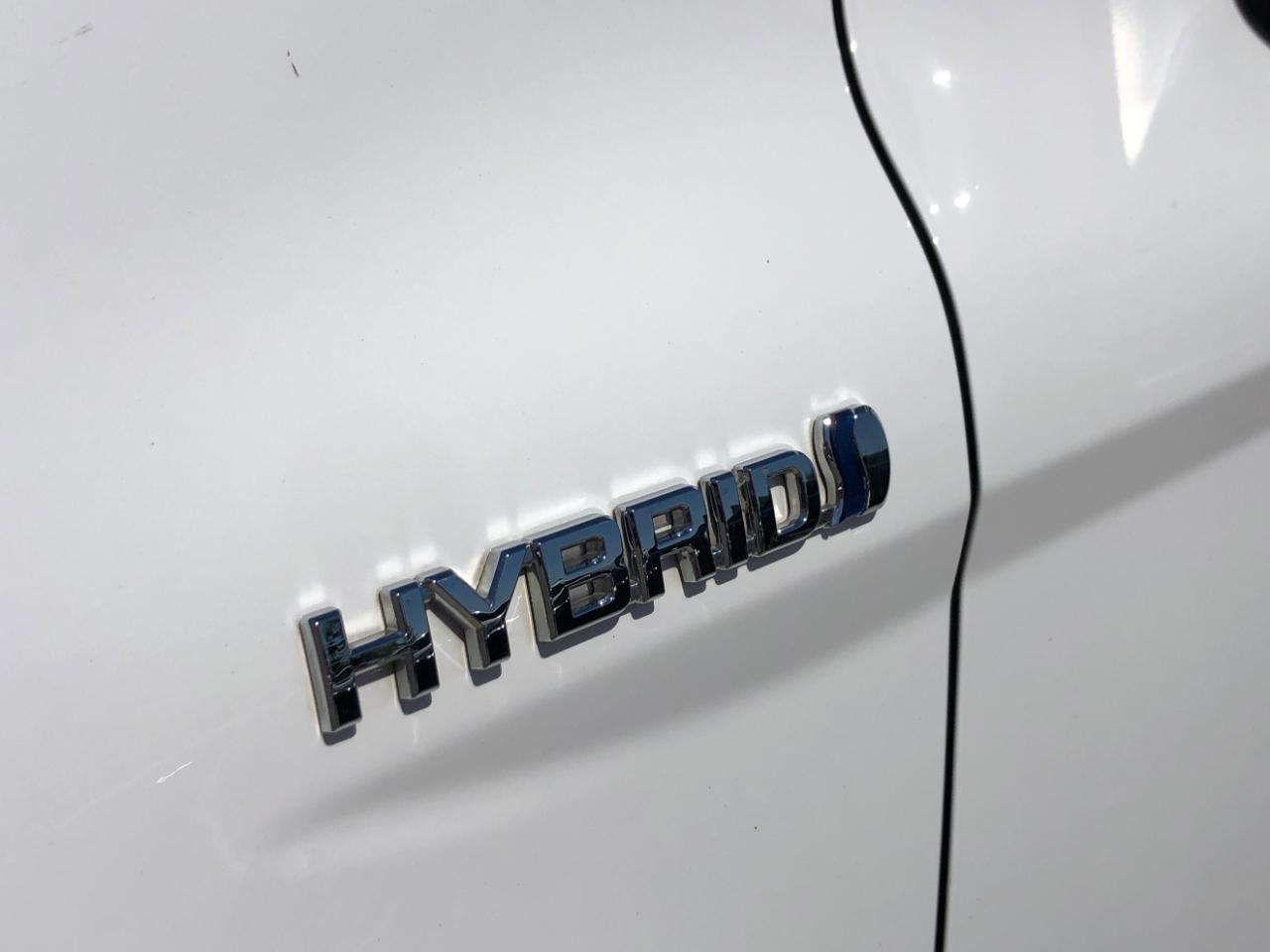 Toyota Camry Hybrid LE CVT (Natl) 2021