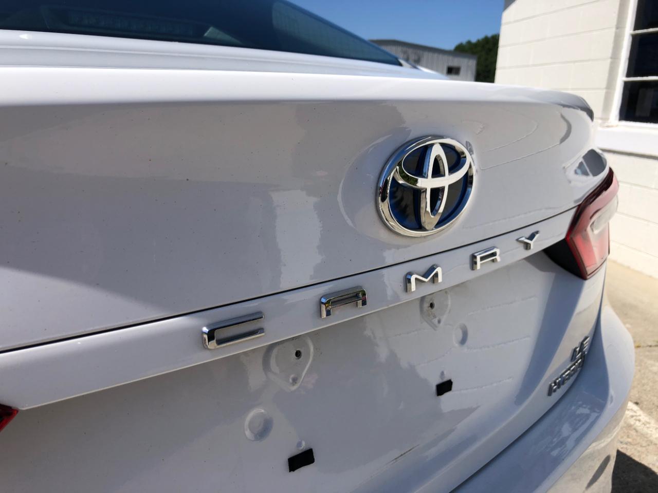Toyota Camry Hybrid LE CVT (Natl) 2021