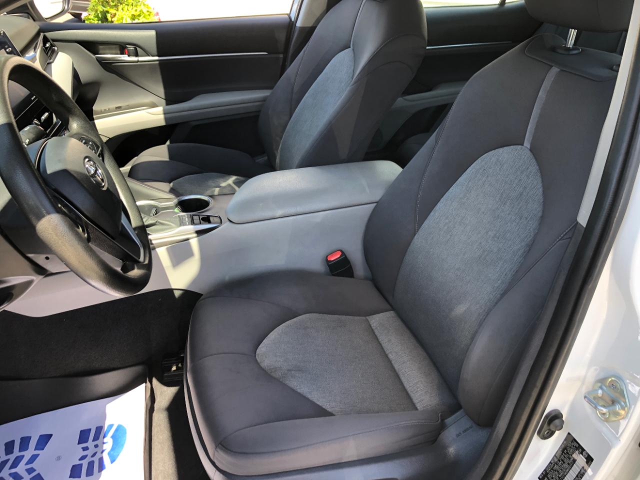 Toyota Camry Hybrid LE CVT (Natl) 2021