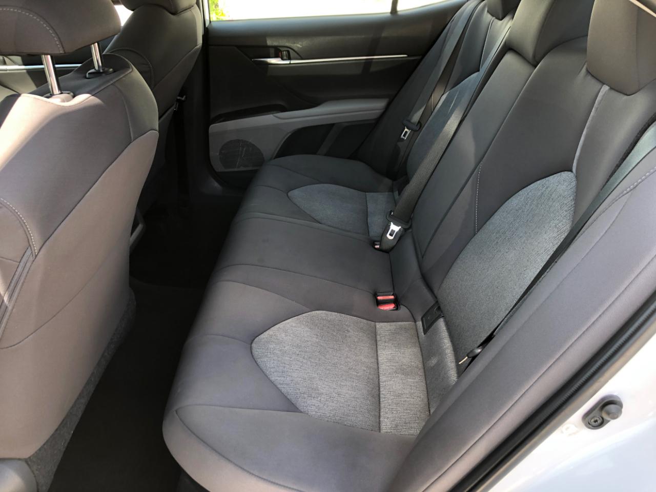 Toyota Camry Hybrid LE CVT (Natl) 2021