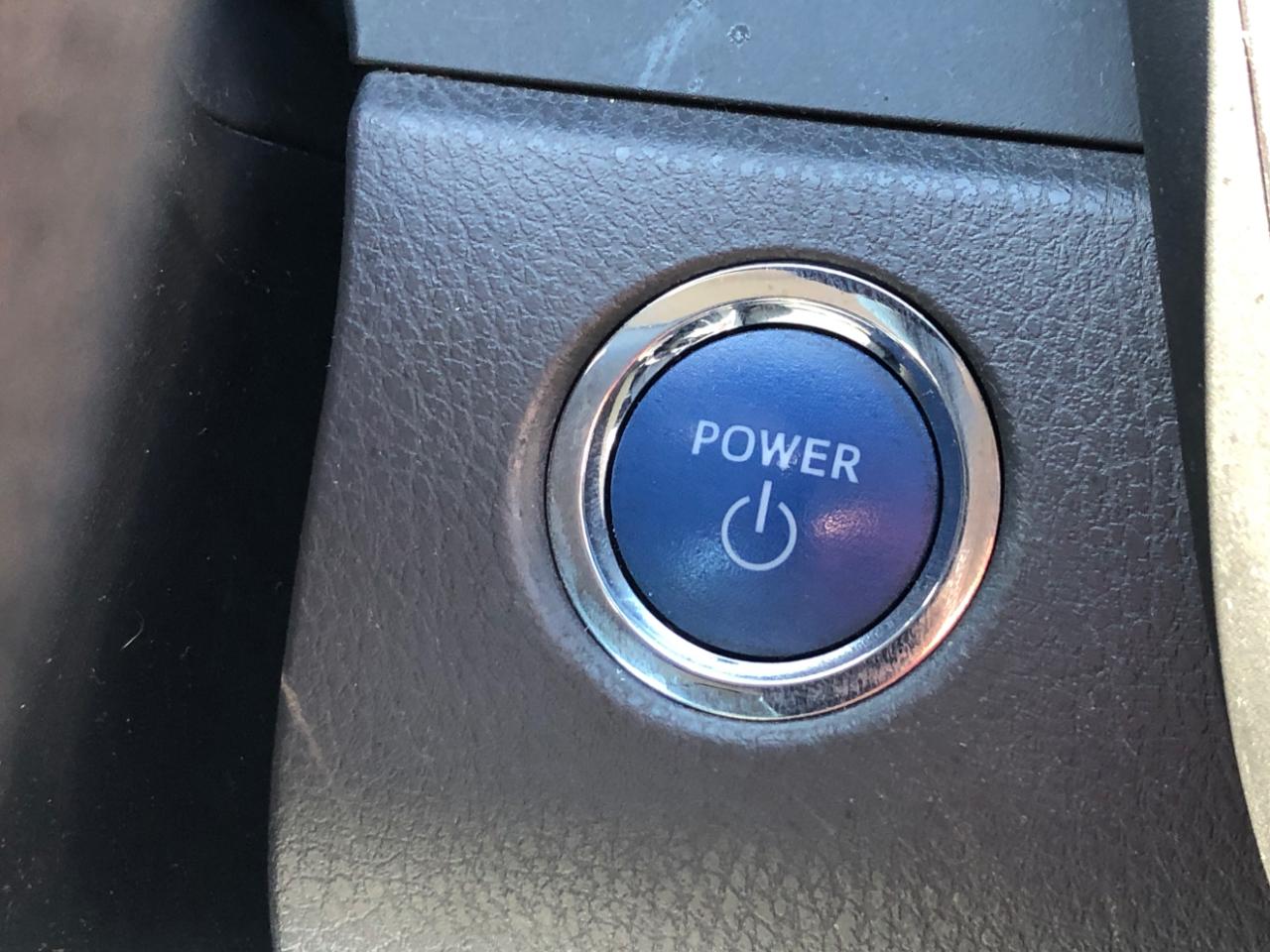 Toyota Camry Hybrid LE CVT (Natl) 2021