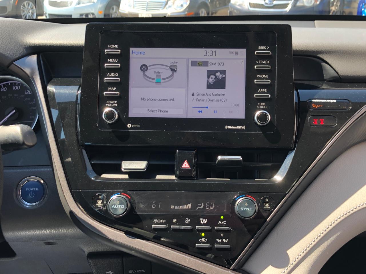 Toyota Camry Hybrid LE CVT (Natl) 2021