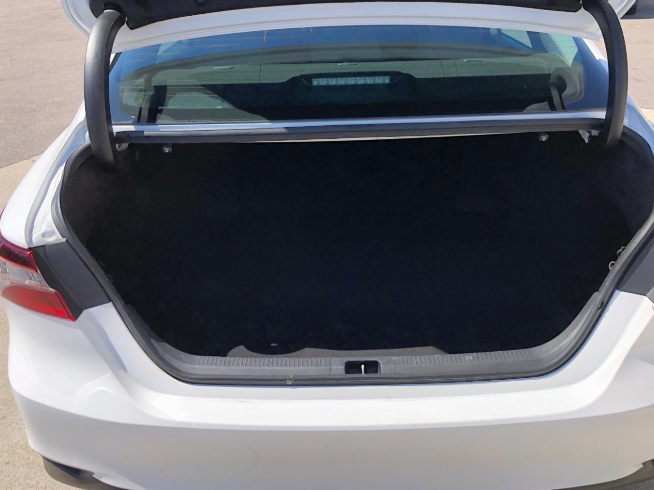 Toyota Camry Hybrid LE CVT (Natl) 2021
