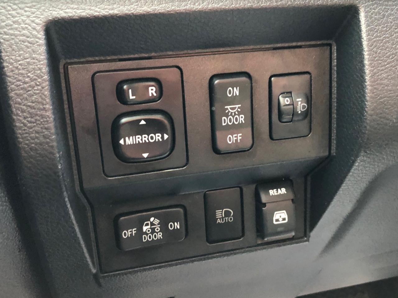 Toyota Tundra 4WD SR5 CrewMax 5.5' Bed 5.7L (Natl) 2019