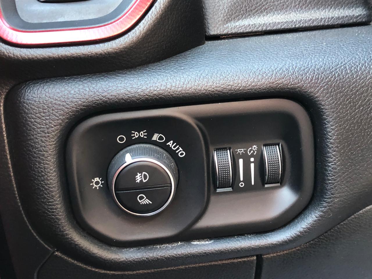 RAM 1500 Rebel 4x4 Crew Cab 5'7" Box 2019