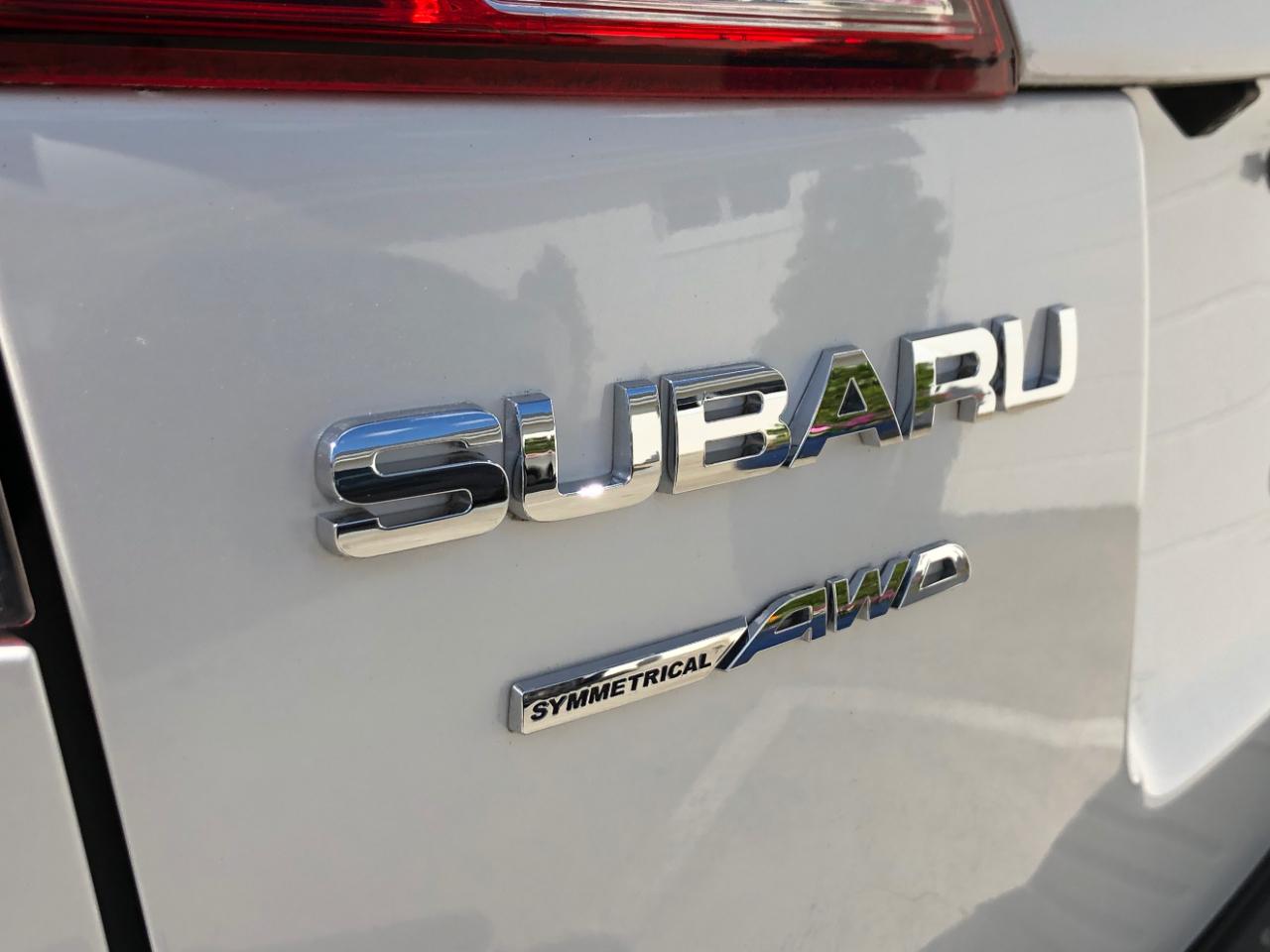 Subaru Outback 4dr Wgn H4 Auto 2.5i Limited 2014