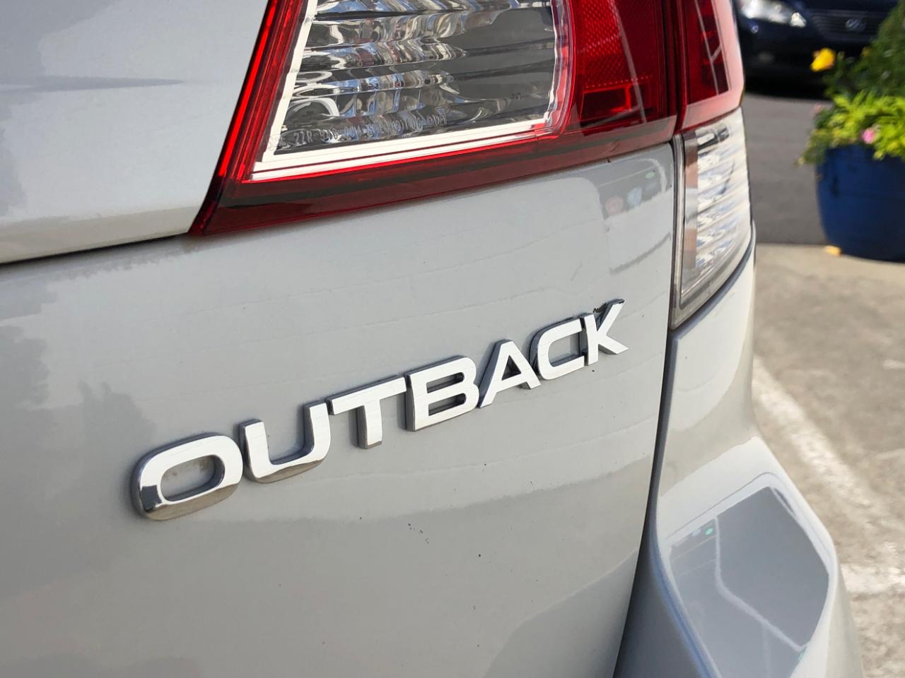 Subaru Outback 4dr Wgn H4 Auto 2.5i Limited 2014