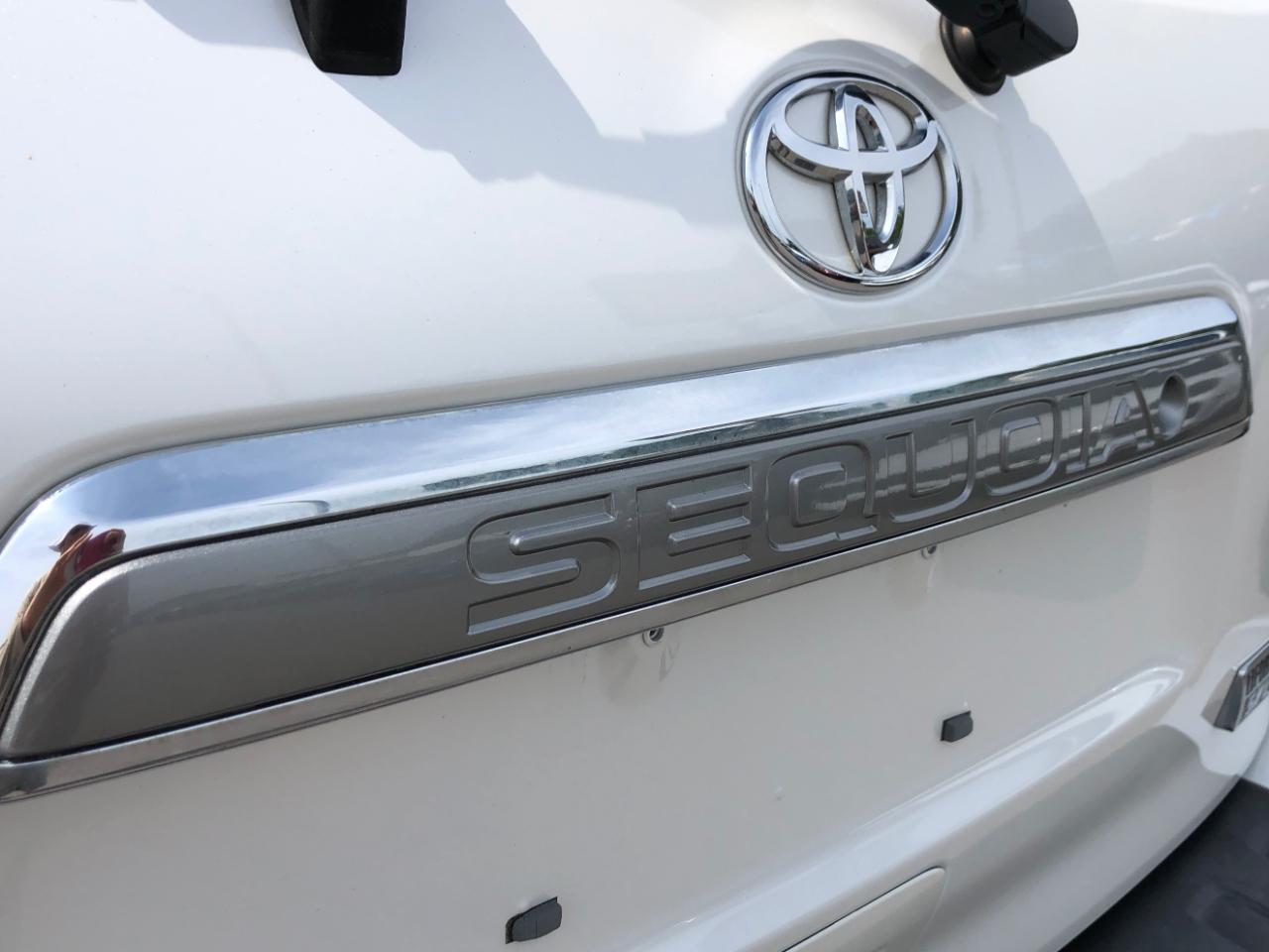 Toyota Sequoia Platinum RWD (Natl) 2017