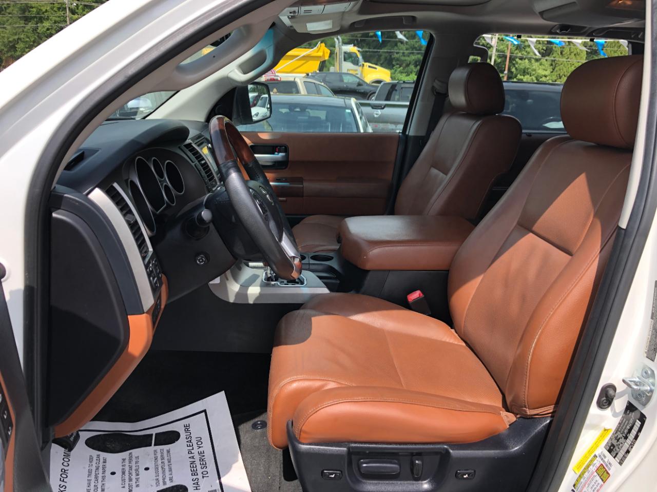 Toyota Sequoia Platinum RWD (Natl) 2017