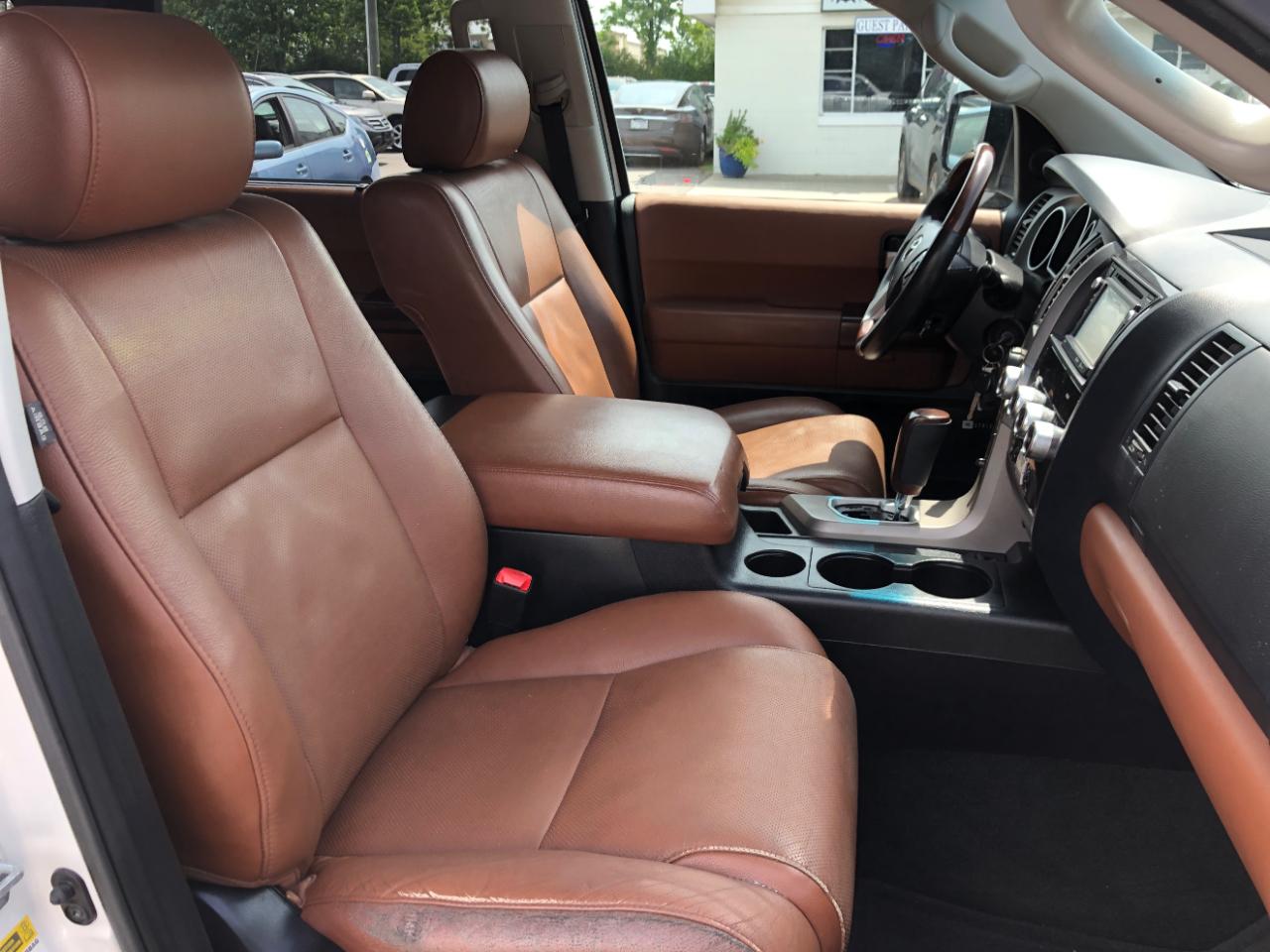 Toyota Sequoia Platinum RWD (Natl) 2017