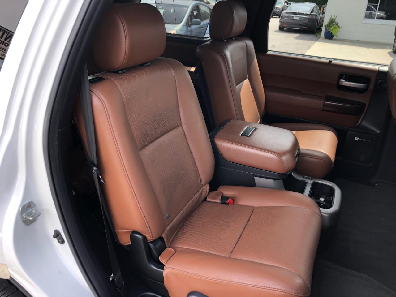 Toyota Sequoia Platinum RWD (Natl) 2017