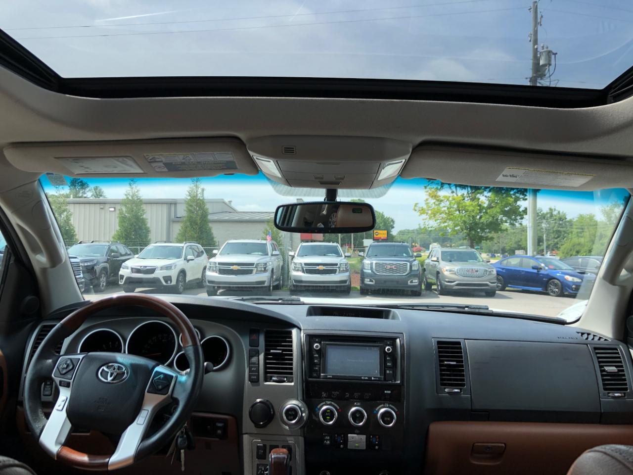 Toyota Sequoia Platinum RWD (Natl) 2017