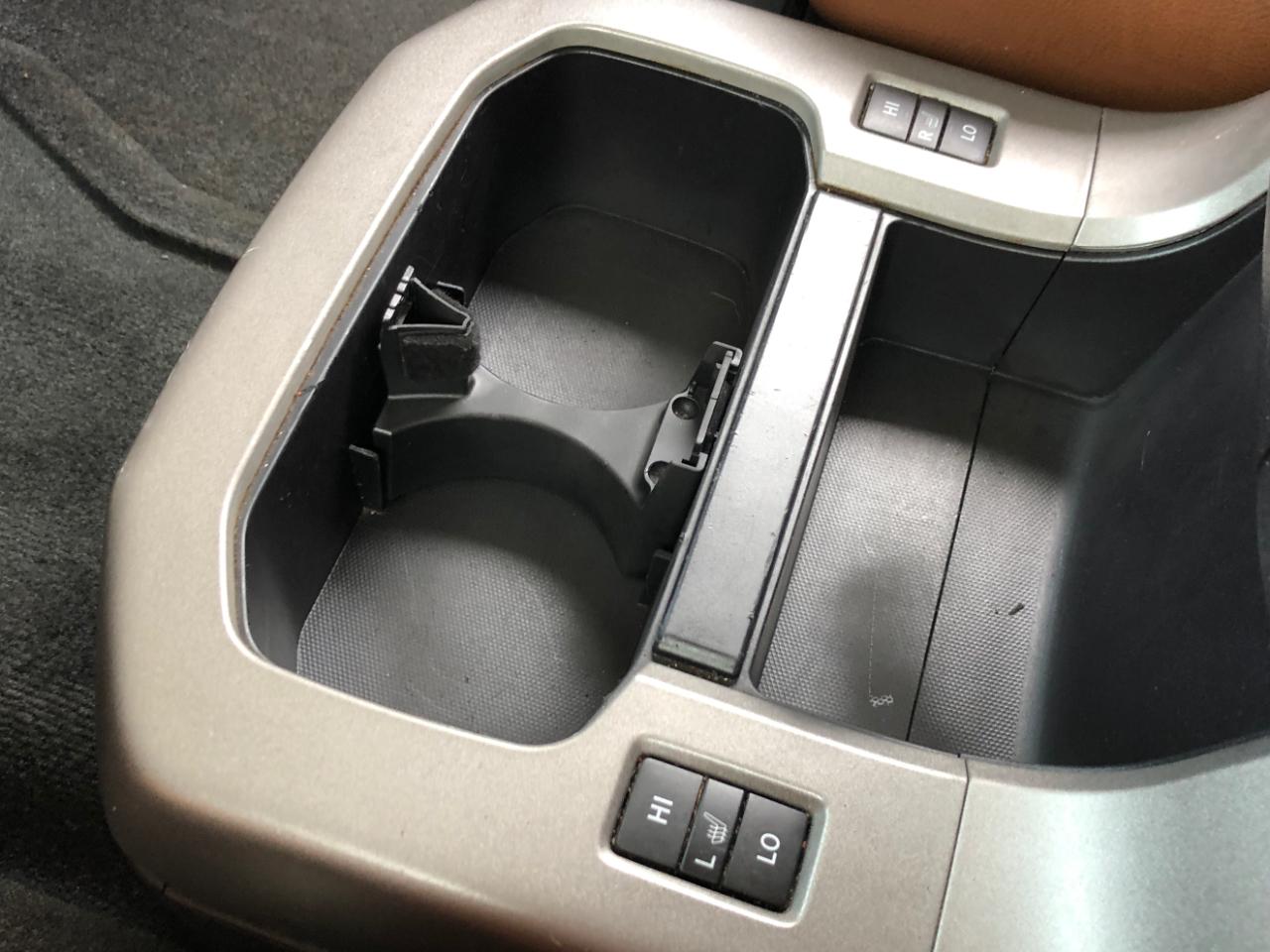 Toyota Sequoia Platinum RWD (Natl) 2017