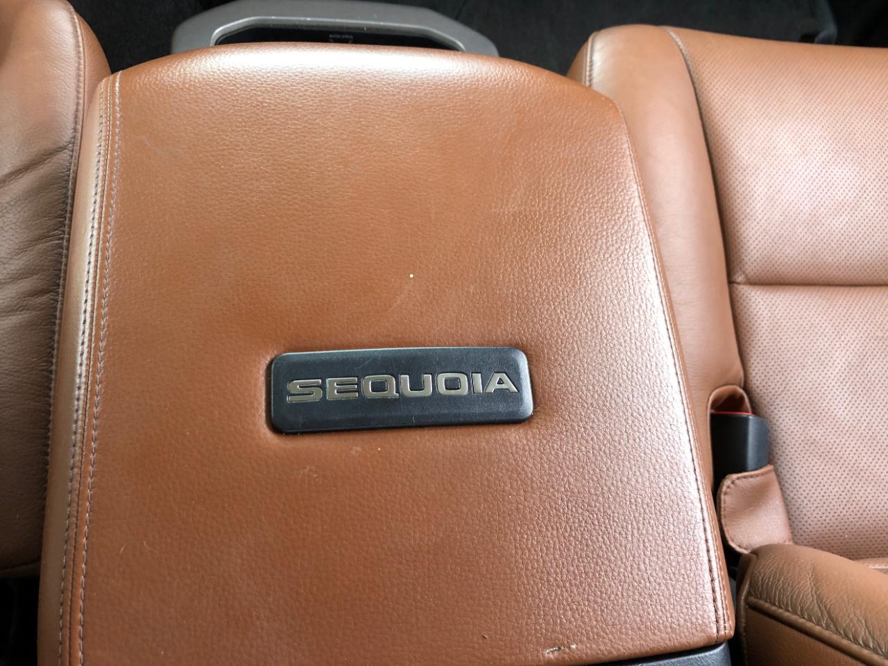 Toyota Sequoia Platinum RWD (Natl) 2017