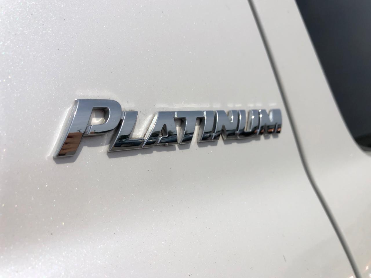 Toyota Sequoia Platinum RWD (Natl) 2017