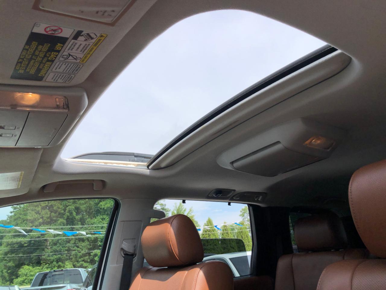 Toyota Sequoia Platinum RWD (Natl) 2017