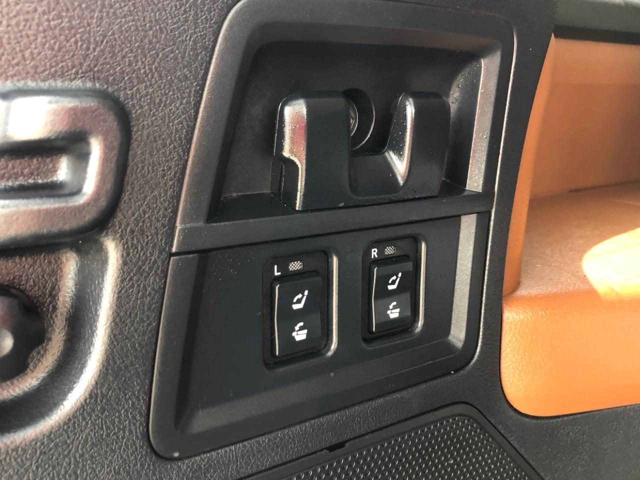 Toyota Sequoia Platinum RWD (Natl) 2017