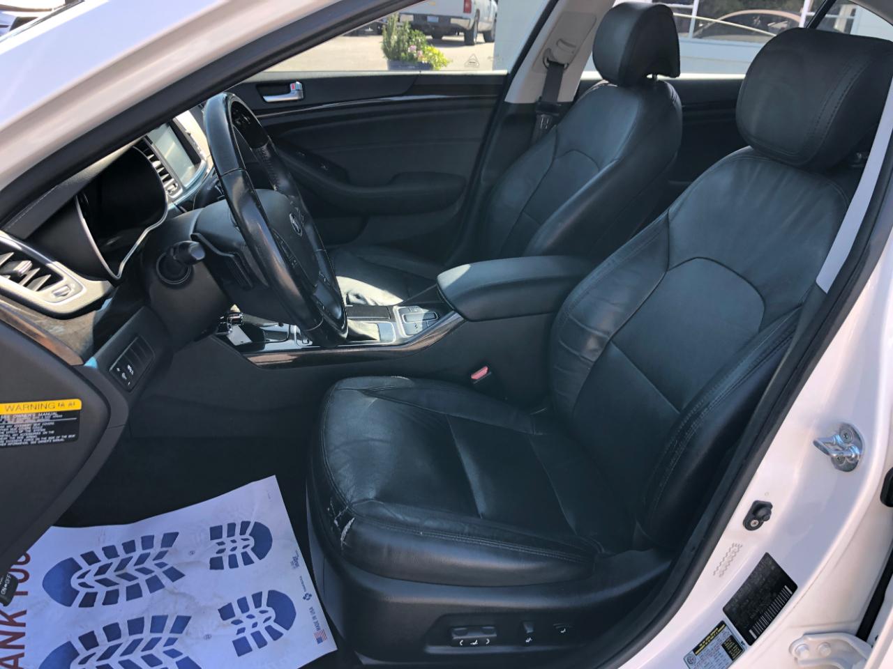Kia Cadenza 4dr Sdn Premium 2016