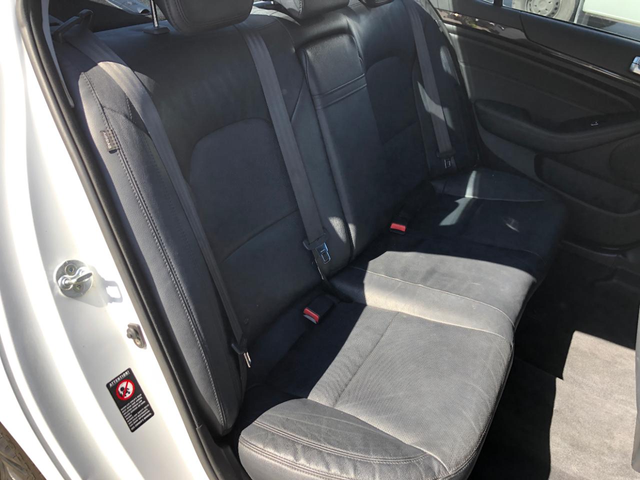 Kia Cadenza 4dr Sdn Premium 2016