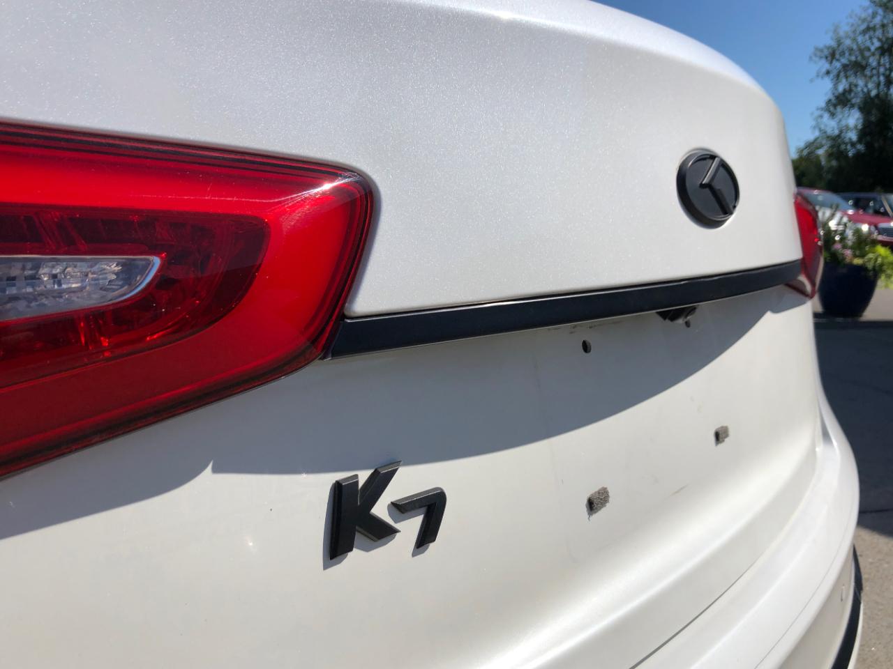Kia Cadenza 4dr Sdn Premium 2016