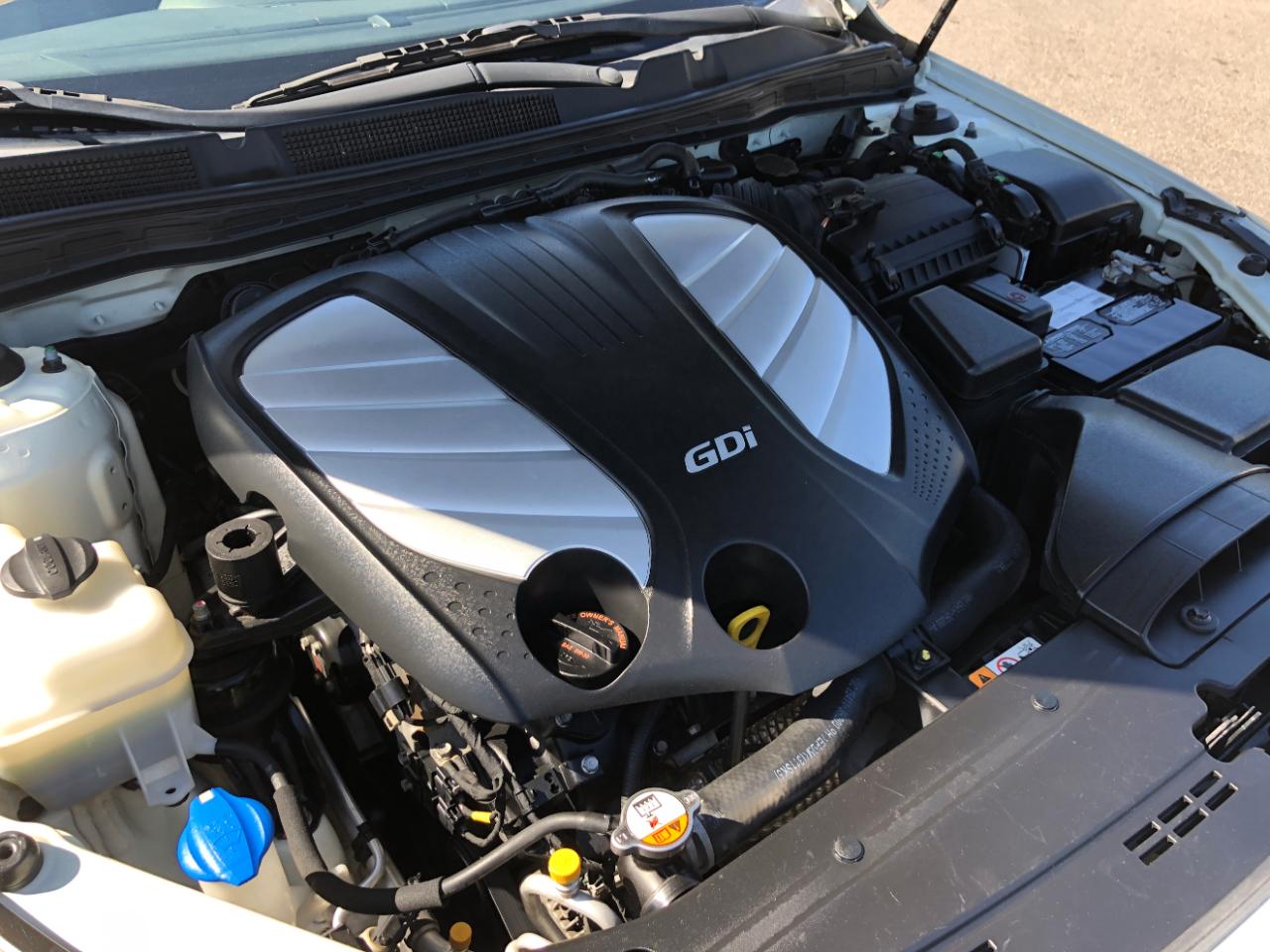 Kia Cadenza 4dr Sdn Premium 2016