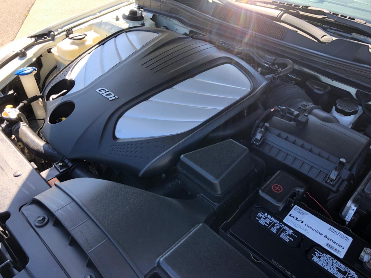 Kia Cadenza 4dr Sdn Premium 2016