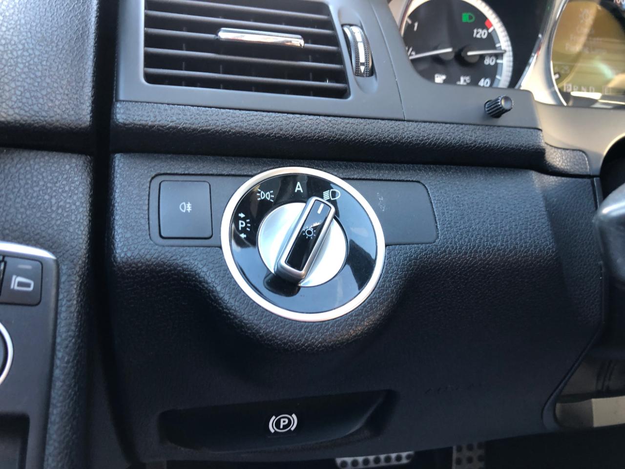 Mercedes-Benz C-Class 4dr Sdn C 300 Sport 4MATIC 2011