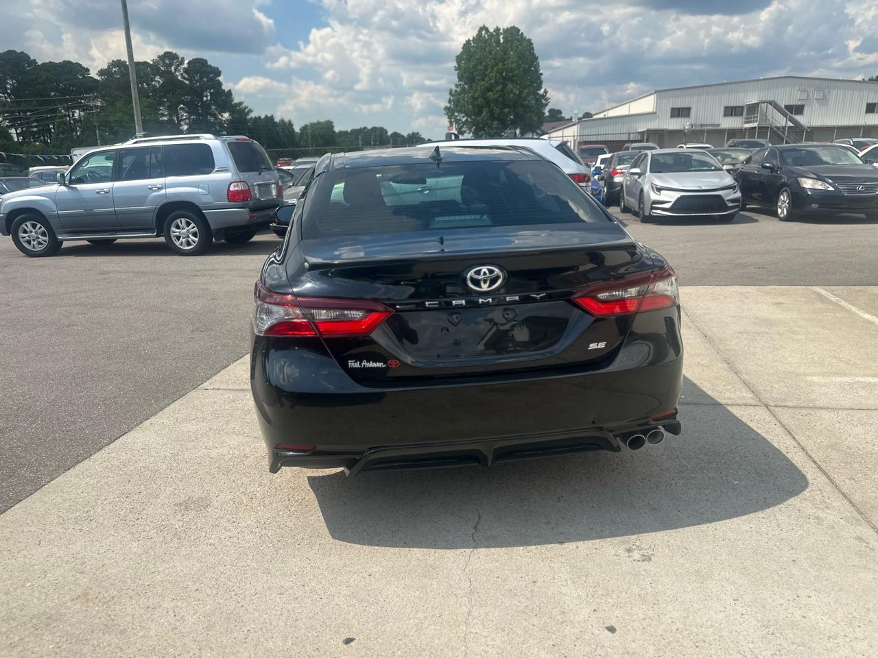 Toyota Camry SE 2023