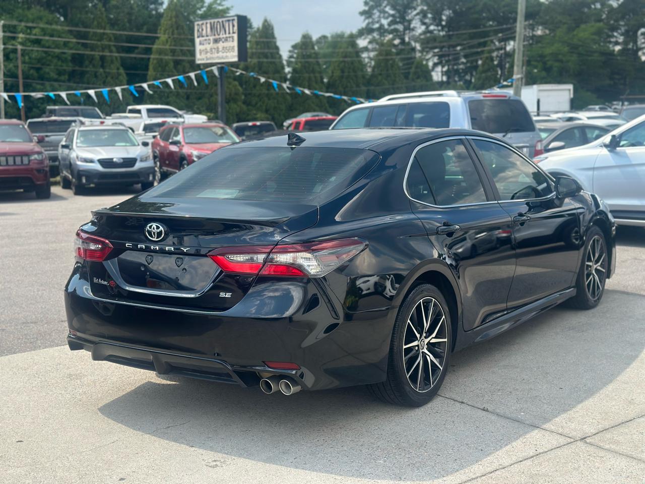 Toyota Camry SE 2023