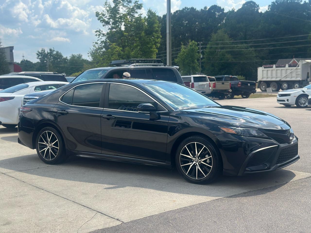 Toyota Camry SE 2023
