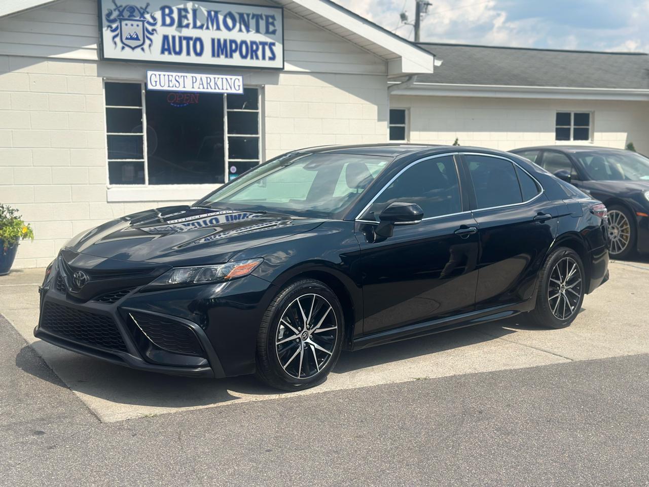Toyota Camry SE 2023