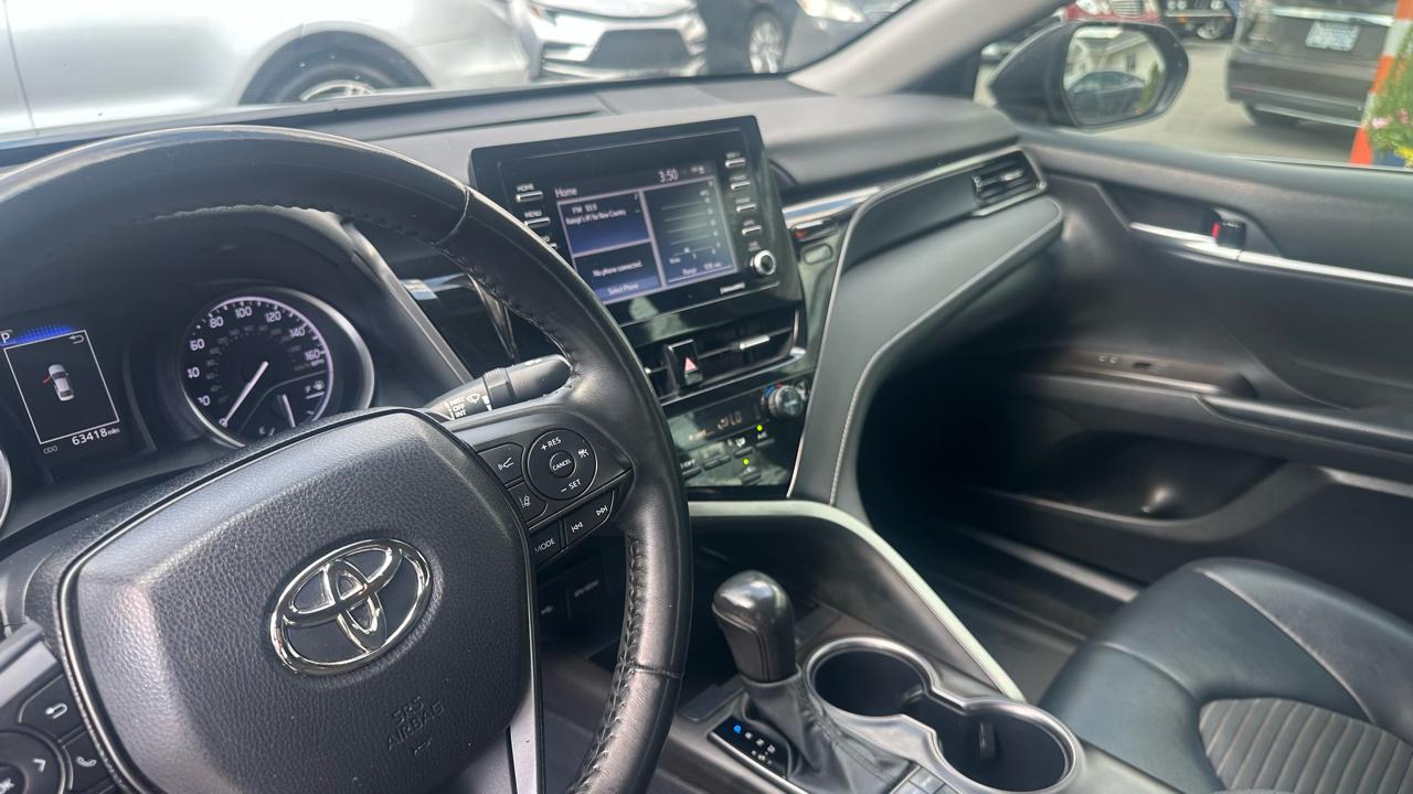 Toyota Camry SE 2023
