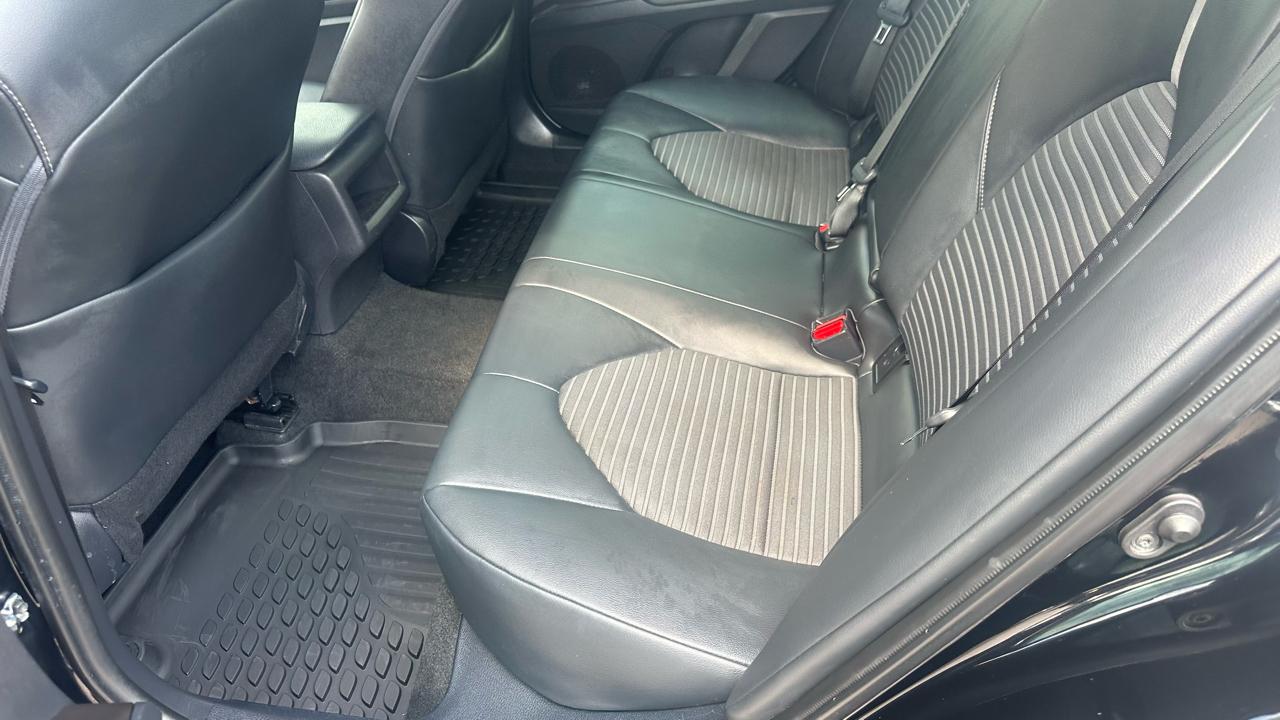 Toyota Camry SE 2023