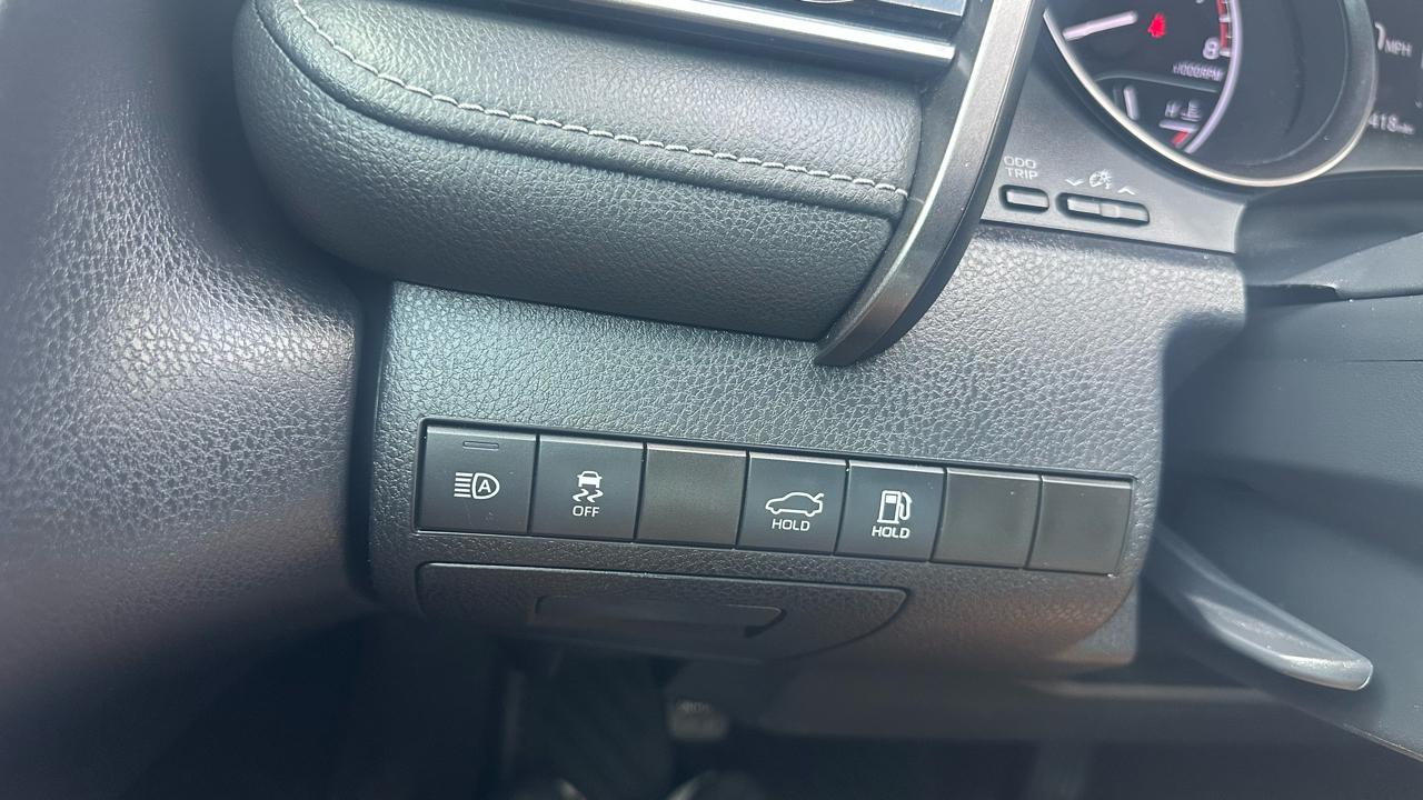 Toyota Camry SE 2023
