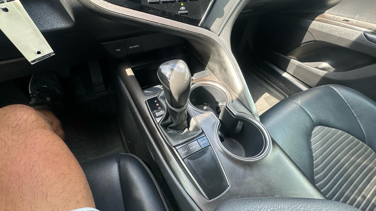 Toyota Camry SE 2023