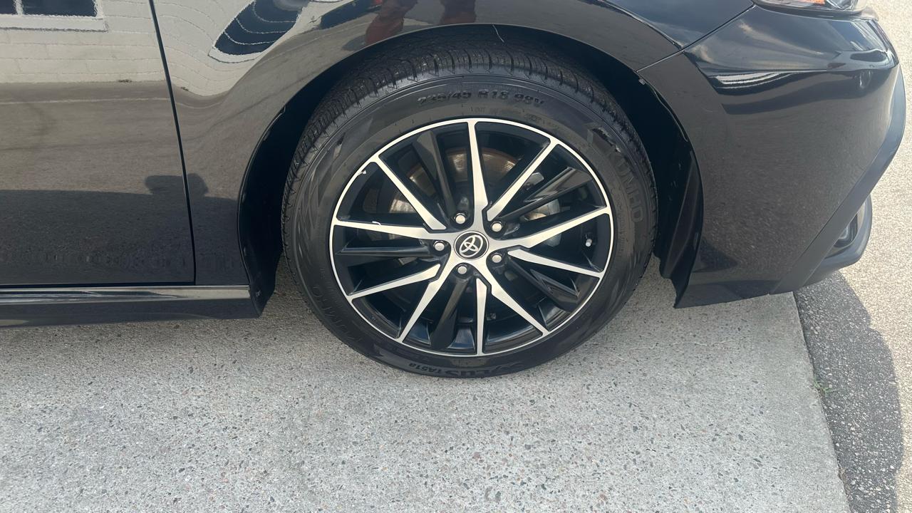 Toyota Camry SE 2023
