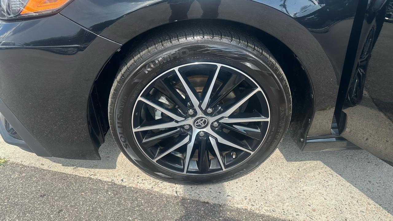 Toyota Camry SE 2023