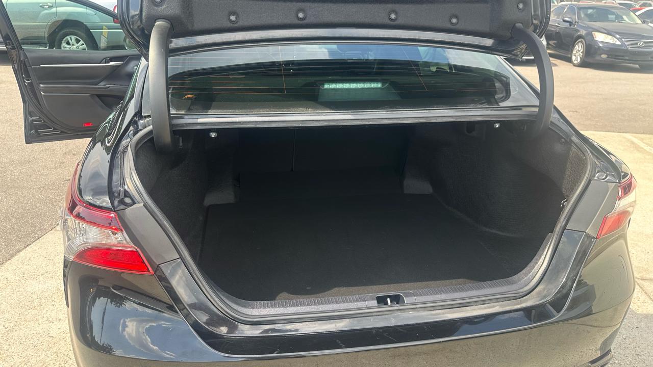 Toyota Camry SE 2023