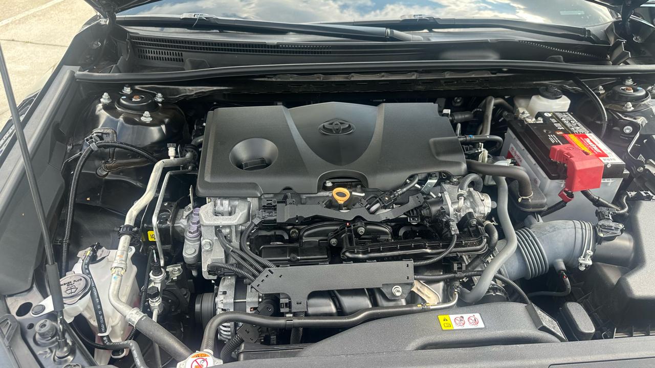 Toyota Camry SE 2023