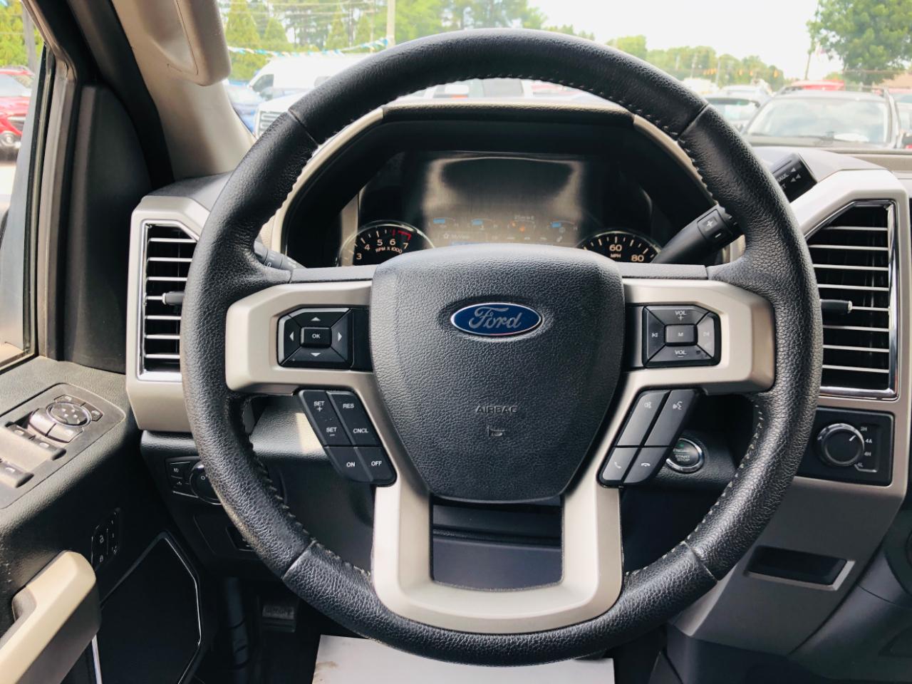 Ford F-150 4WD SuperCrew 145" Lariat 2016
