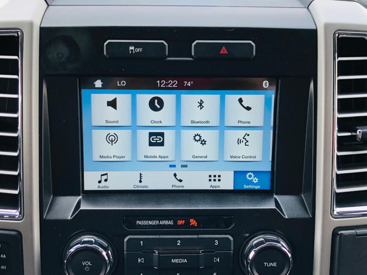 Ford F-150 4WD SuperCrew 145" Lariat 2016
