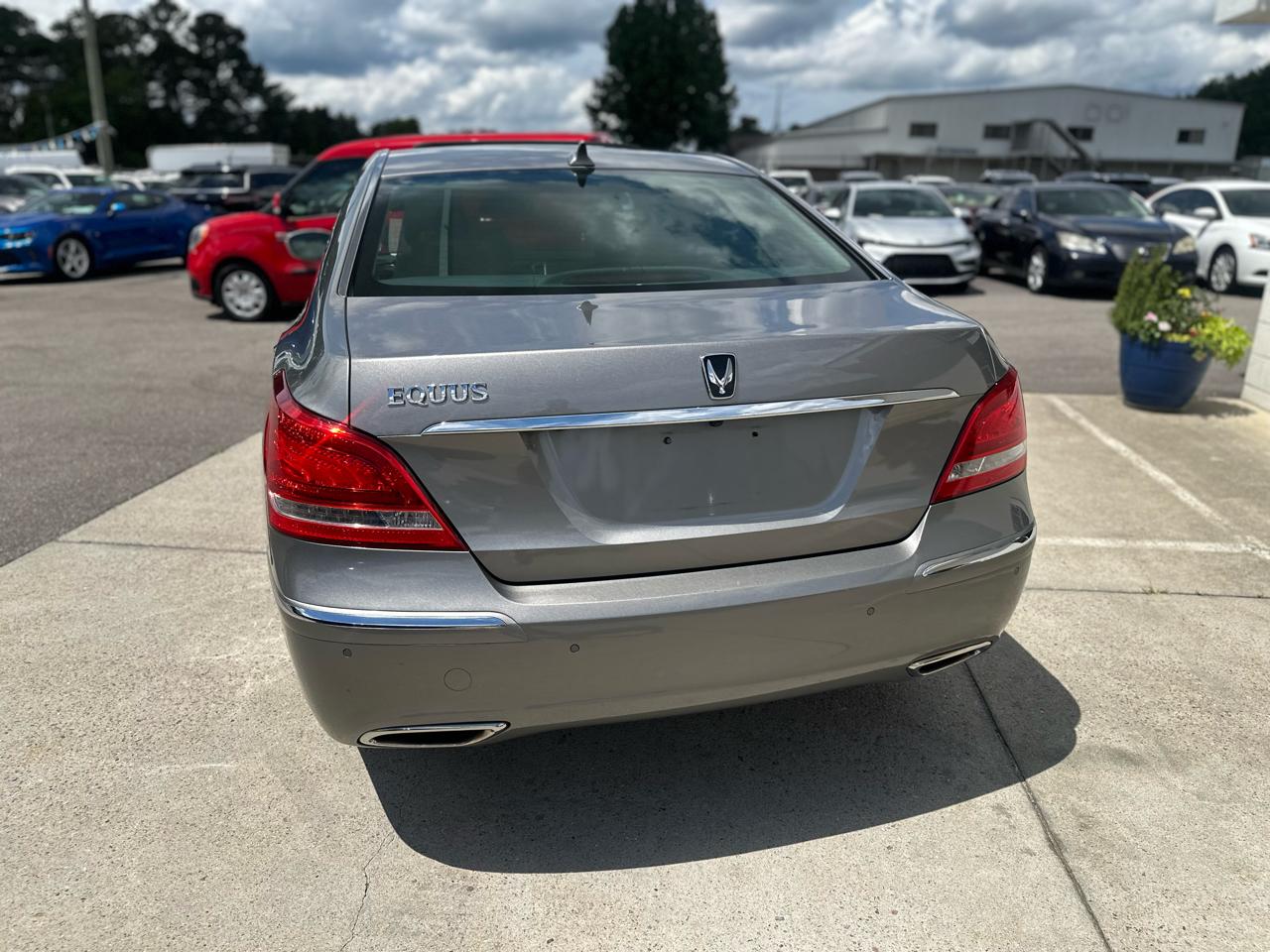 Hyundai Equus 4dr Sdn Ultimate 2011