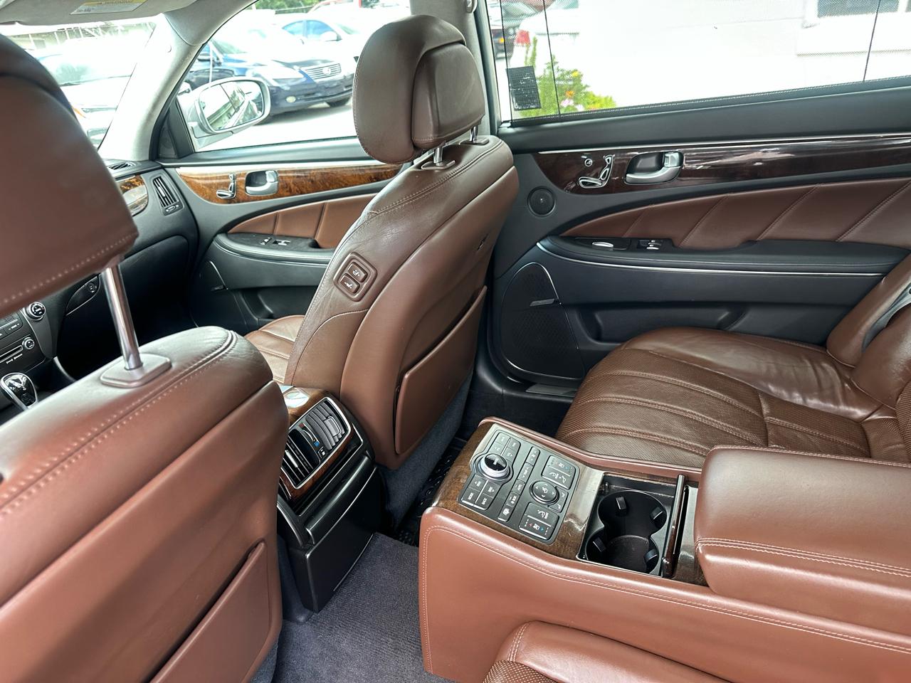 Hyundai Equus 4dr Sdn Ultimate 2011