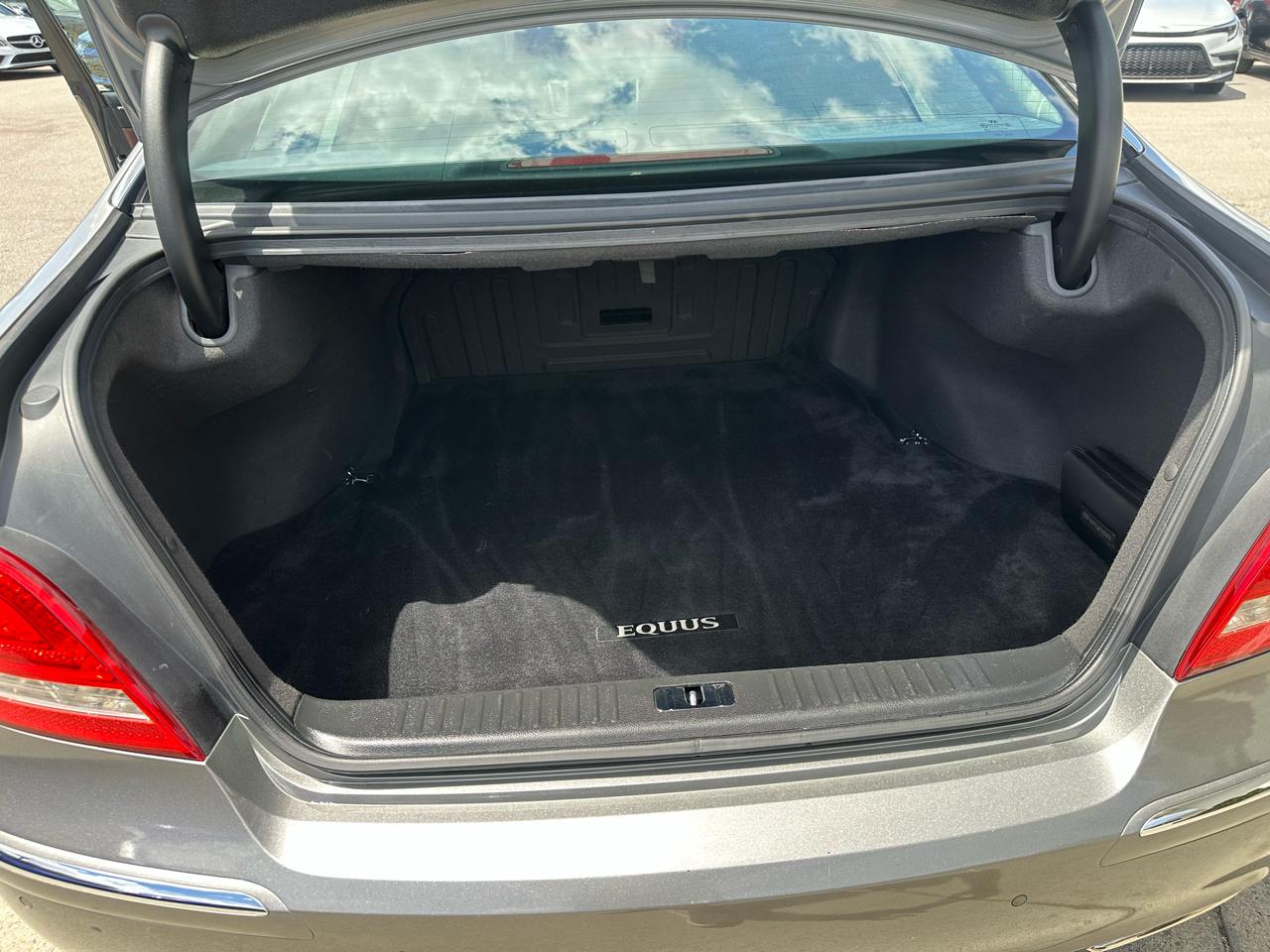 Hyundai Equus 4dr Sdn Ultimate 2011