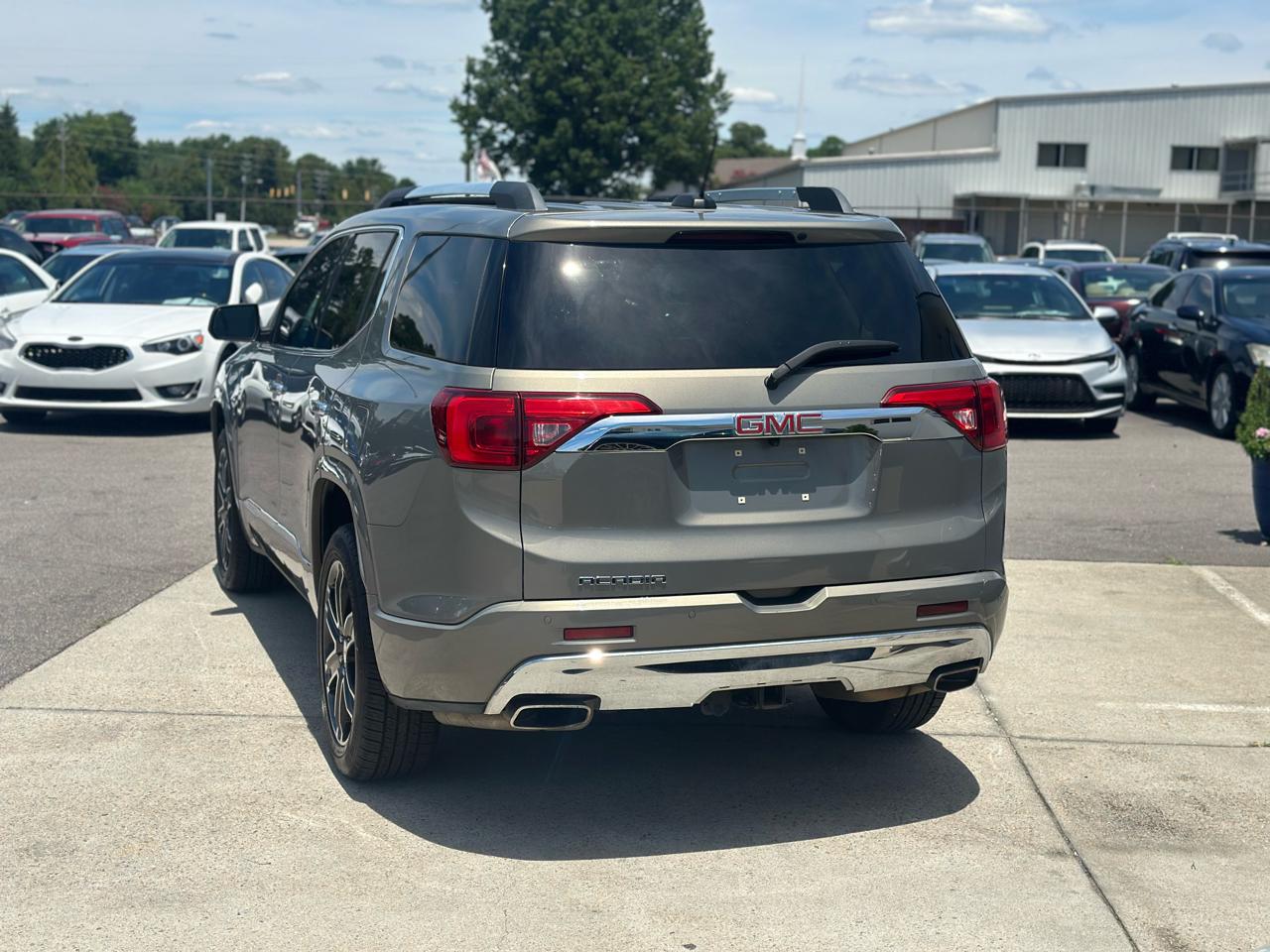 GMC Acadia FWD 4dr Denali 2019