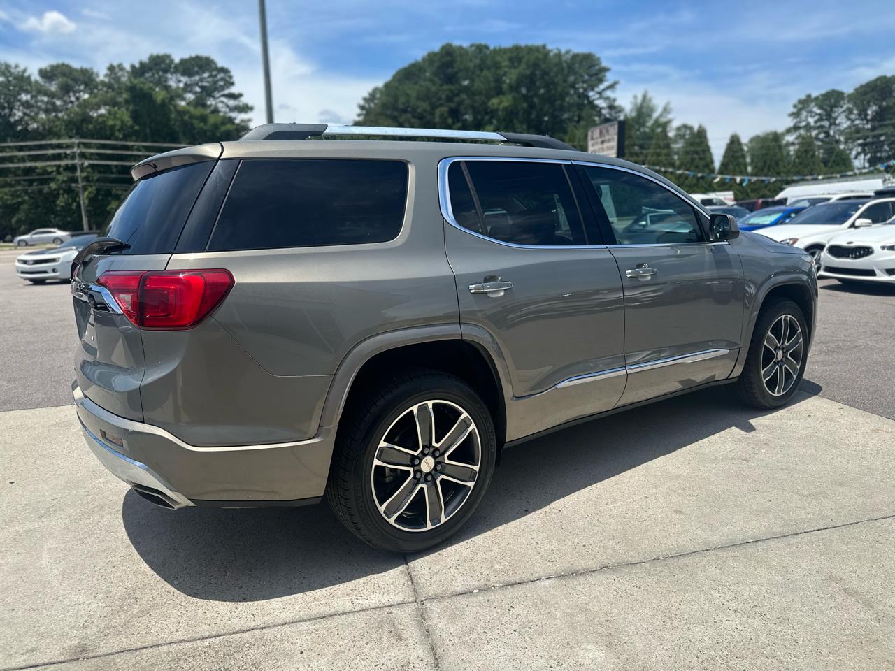 GMC Acadia FWD 4dr Denali 2019