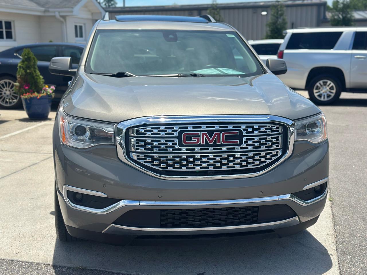 GMC Acadia FWD 4dr Denali 2019