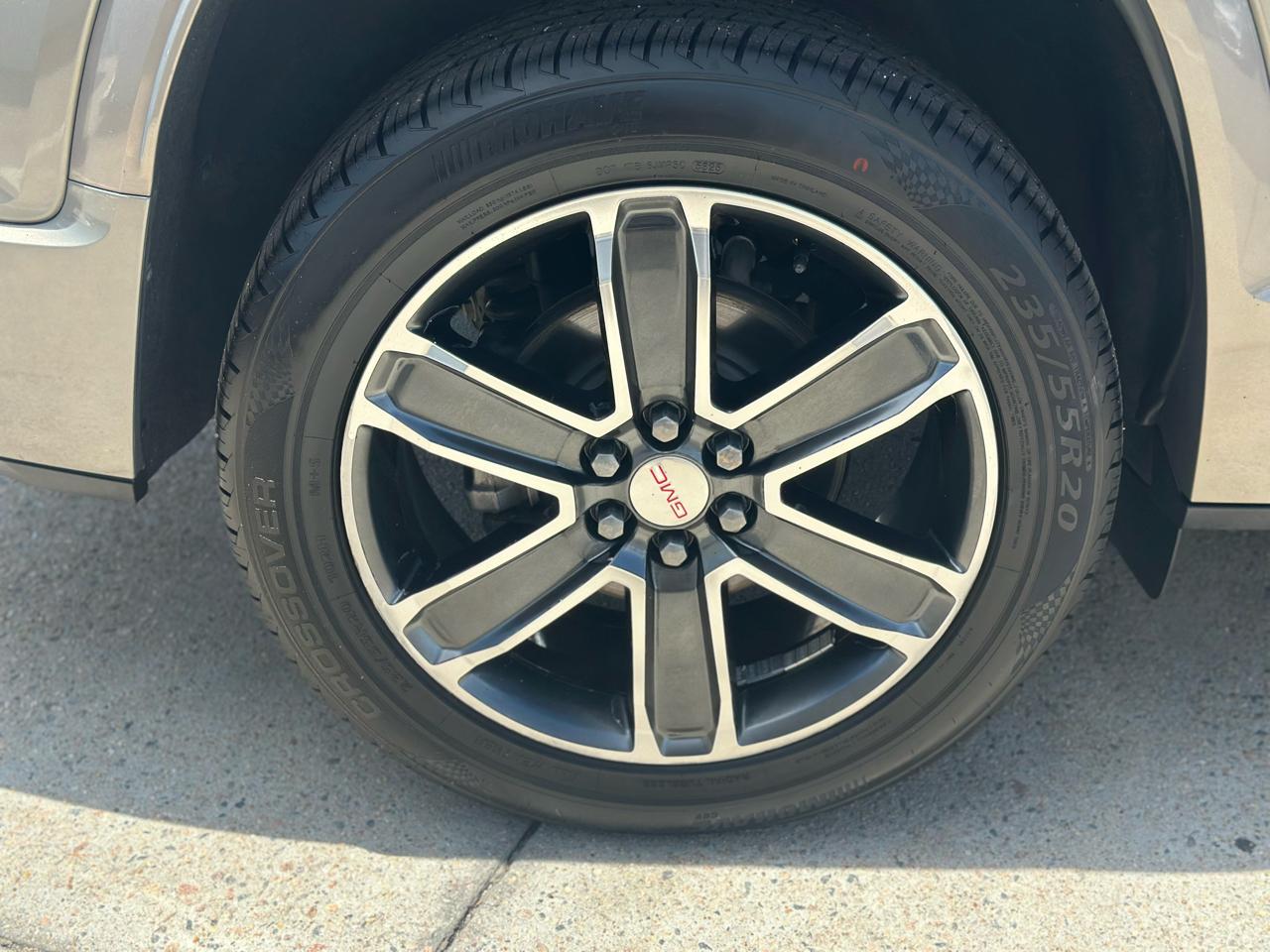 GMC Acadia FWD 4dr Denali 2019